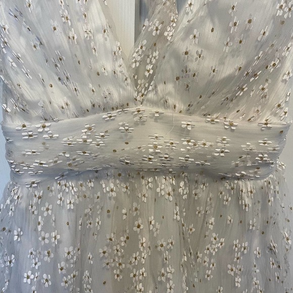 LULU'S Mini Dress, White, delicate Tulle Daisy overlay, twist back, Size Medium - Picture 15 of 16